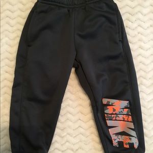 Nike jogger sweatpants size 2T